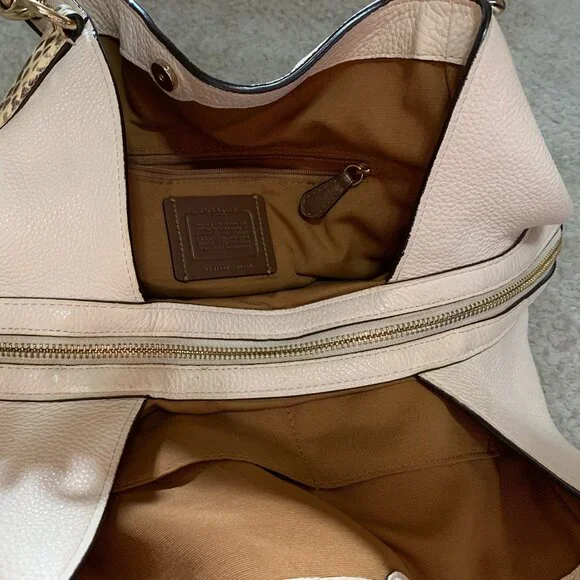 Coach Off White Leather Bag - Picture 7 of 8